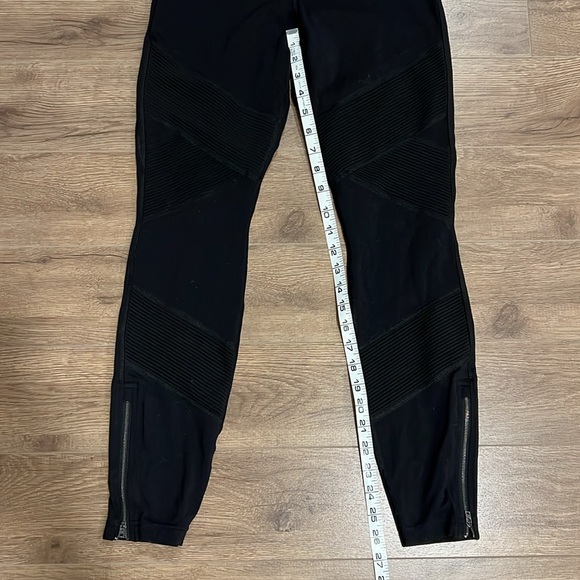 Athleta Size Small Leggings - Picture 5 of 7